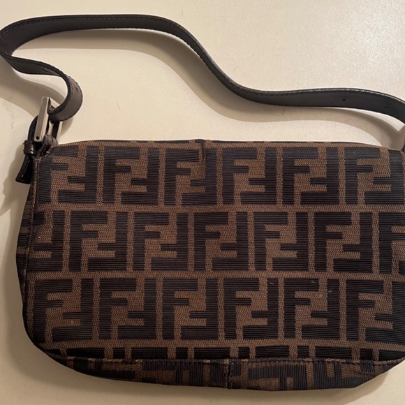 Vintage Fendi small shoulder purse - Picture 3 of 3